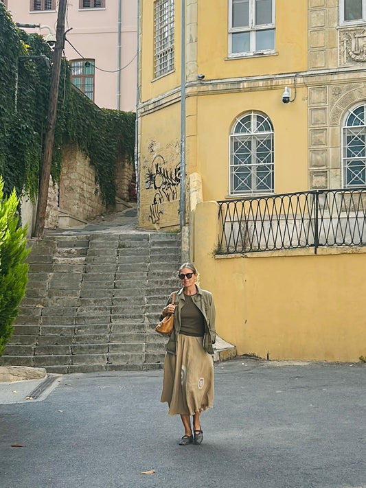 Lyon — Linen Skirt with Hand-Crocheted Inserts